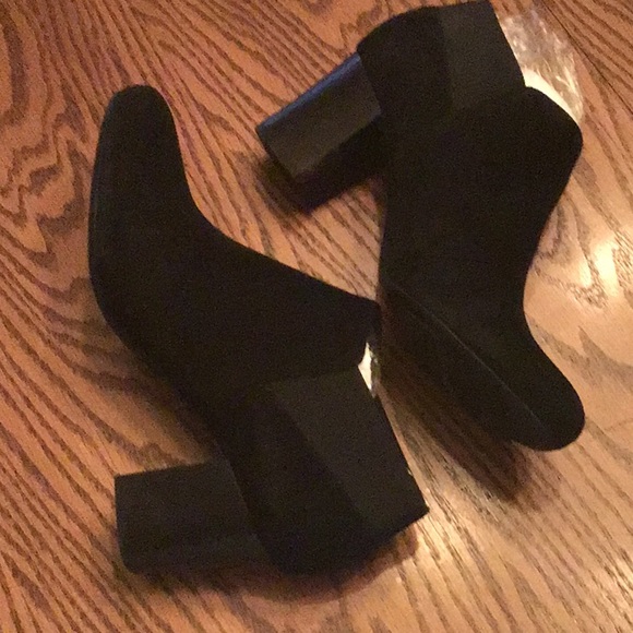 vaneli jonele bootie